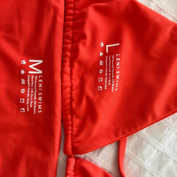 Leni Swims Bikini - Picture 2 of 2